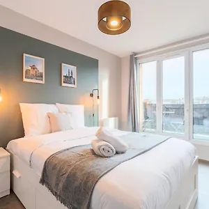 lille-centre-beautiful-apartment-bright-and-equipped-parking.lillehotels.org/