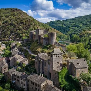 Restaurant Le Relays Du Chasteau - Logis Brousse-le-Chateau